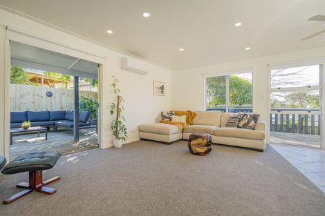 Photo of property in 13 Windsor Drive, Tairua, 3508