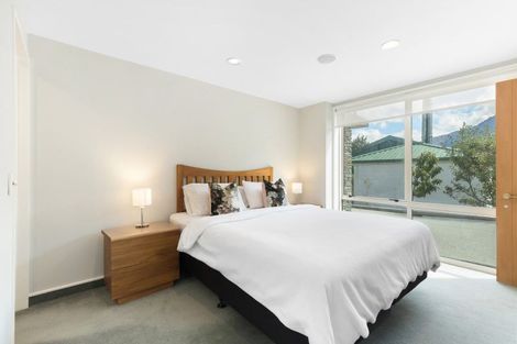 Photo of property in 5 Windsor Place, Queenstown, 9300
