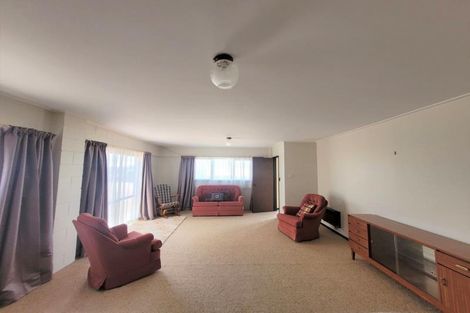 Photo of property in 10b South Road, Moturoa, New Plymouth, 4310