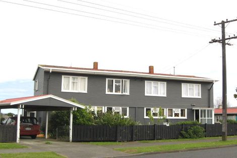 Photo of property in 77-79 Banks Street, Marfell, New Plymouth, 4310