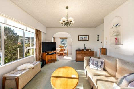 Photo of property in 2 Mckeefry Grove, Tawa, Wellington, 5028