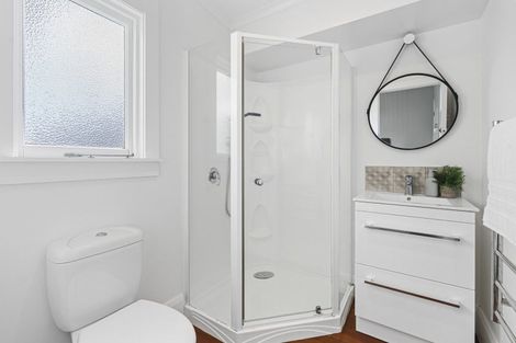 Photo of property in 87 Pendarves Street, New Plymouth, 4310