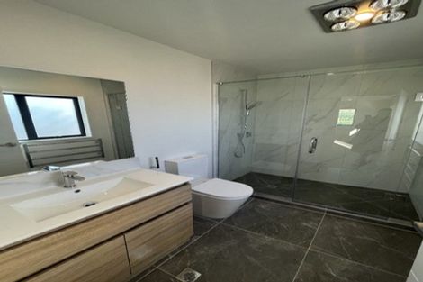 Photo of property in 13a Edinburgh Avenue, Rosehill, Papakura, 2113