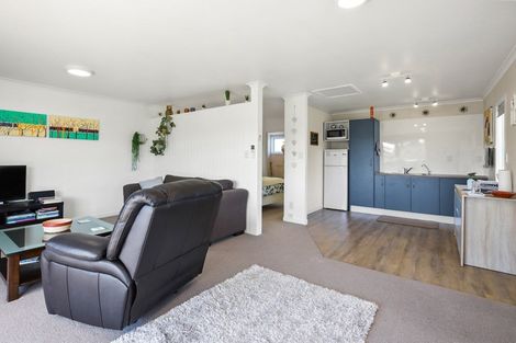 Photo of property in 1 Morrow Avenue, St Andrews, Hamilton, 3200