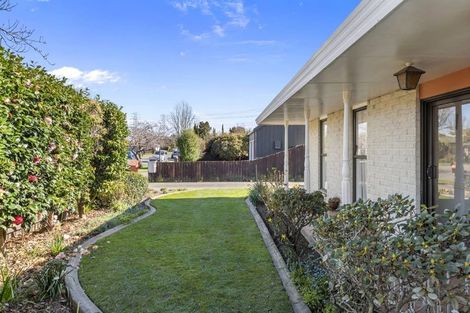 Photo of property in 1/40 Ambleside Drive, Burnside, Christchurch, 8053