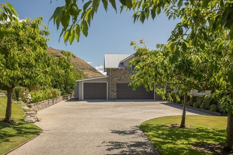 Photo of property in 2 Elderberry Crescent, Wanaka, 9305