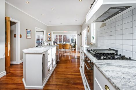 Photo of property in 209 Hurstmere Road, Takapuna, Auckland, 0622