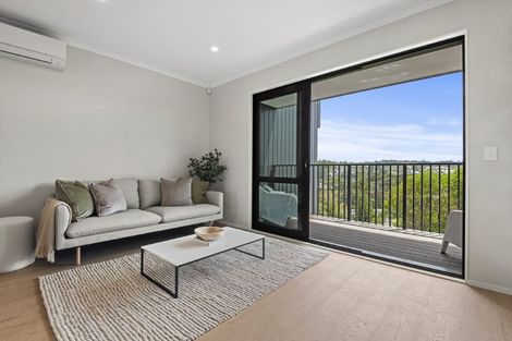 Photo of property in 5/1 Parapara Place, Albany, 0632