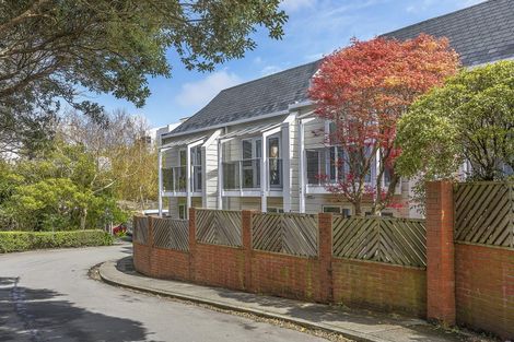 Photo of property in 16 Lawson Place, Mount Victoria, Wellington, 6011