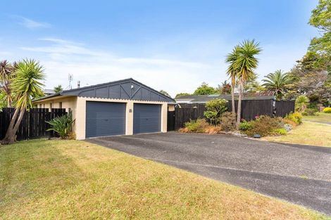 Photo of property in 20 John Downs Drive, Browns Bay, Auckland, 0630