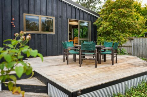 Photo of property in 3 Earl Place, Hokowhitu, Palmerston North, 4410