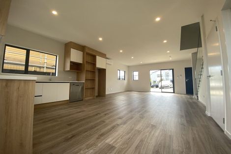 Photo of property in 46b Crestview Rise, Papakura, 2110