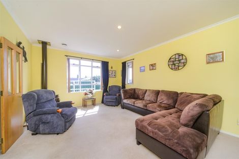 Photo of property in 20 Ross Street, Marton, 4710