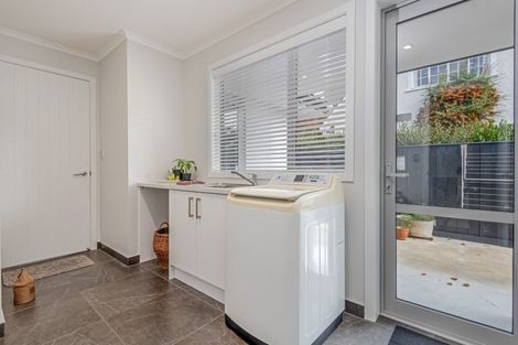 Photo of property in 33 Elmira Avenue, Hokowhitu, Palmerston North, 4410