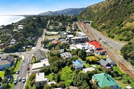 Photo of property in 15 Beach Road, Paekakariki, 5034