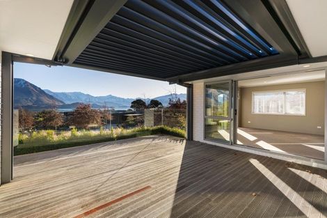 Photo of property in 16 Forest Heights, Wanaka, 9305