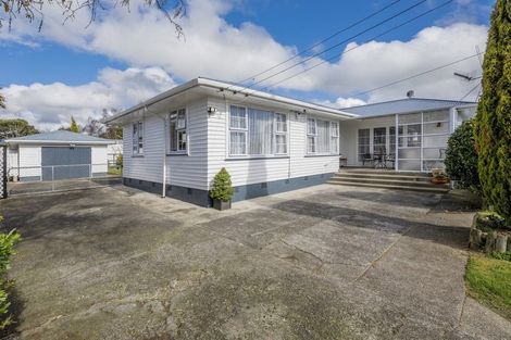 Photo of property in 94 Bartholomew Road, Levin, 5510