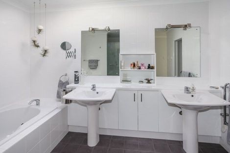 Photo of property in 17 Ridgeline Way, Brookby, Manurewa, 2576