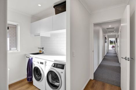 Photo of property in 60 Turangi Road, Motunui, Waitara, 4383