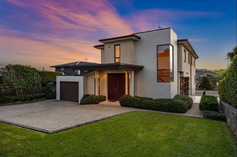 Photo of property in 10 Ronaki Road, Mission Bay, Auckland, 1071