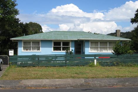 Photo of property in 49 La Rosa Street, Green Bay, Auckland, 0604