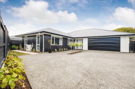 Photo of property in 24 Freedom Drive, Kelvin Grove, Palmerston North, 4414