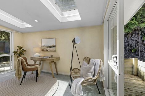 Photo of property in 233a Whites Line East, Waiwhetu, Lower Hutt, 5010