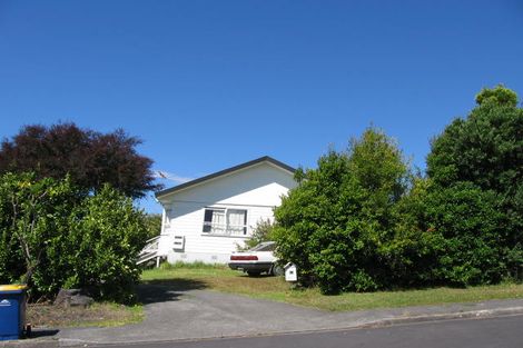 Photo of property in 14 Jumento Place, Unsworth Heights, Auckland, 0632
