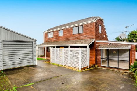 Photo of property in 1/2 Woodside Road, Manurewa, Auckland, 2102