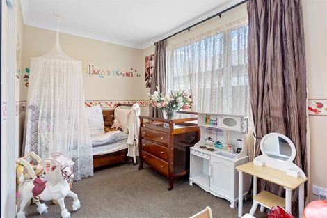 Photo of property in 13 Pounamu Place, Pegasus, 7612