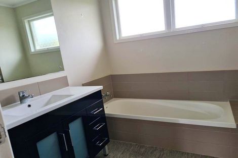 Photo of property in 1/46 Scenic Drive, Manurewa, Auckland, 2102