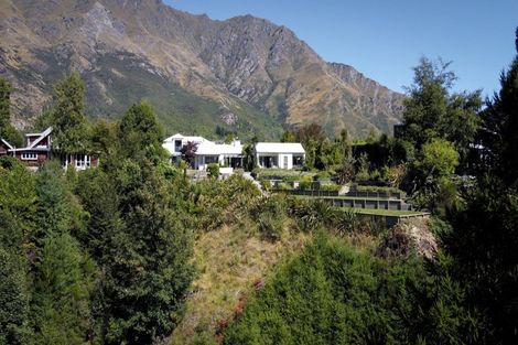 Photo of property in 32 Amber Close, Arthurs Point, Queenstown, 9371