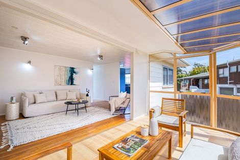 Photo of property in 101 Triangle Road, Massey, Auckland, 0614