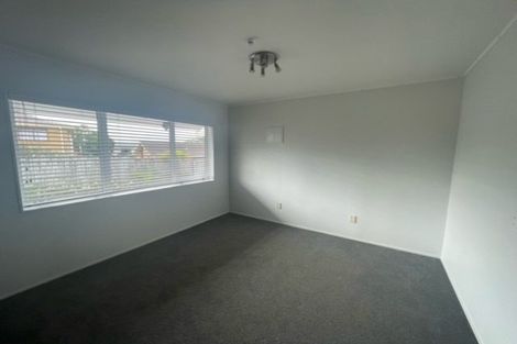 Photo of property in 2/11 Parramatta Place, Botany Downs, Auckland, 2010