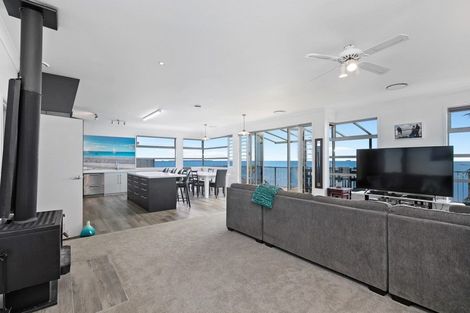 Photo of property in 3 Pukehina Parade, Pukehina, Te Puke, 3189