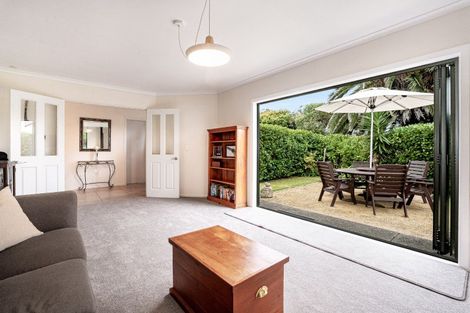 Photo of property in 10 Fenside Street, Waikanae Beach, Waikanae, 5036