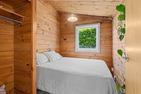 Photo of property in 30 De Luen Avenue, Tindalls Beach, Whangaparaoa, 0930