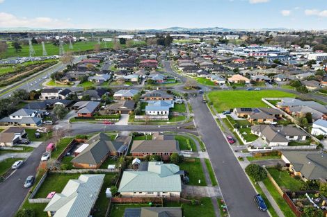 Photo of property in 35 Nottingham Drive, Hamilton East, Hamilton, 3216