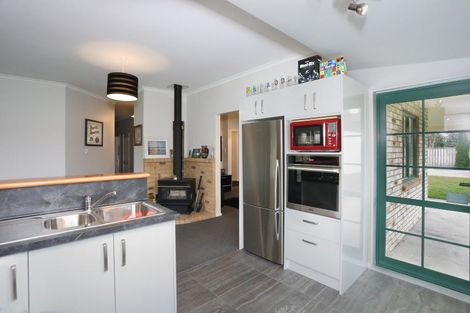 Photo of property in 8 Brandon Hall Road, Bulls, 4894