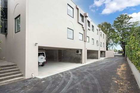 Photo of property in 3/21 Hewitts Road, Merivale, Christchurch, 8014