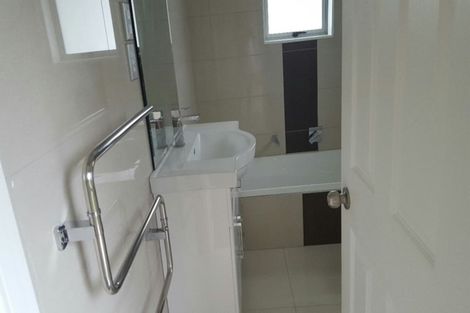 Photo of property in 13 Thomas Rea Place, Te Atatu South, Auckland, 0610