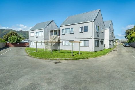 Photo of property in 71n Randwick Crescent, Moera, Lower Hutt, 5010