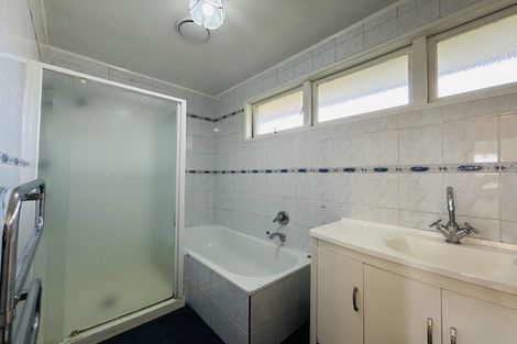 Photo of property in 1 Hume Drive, Hillcrest, Auckland, 0627