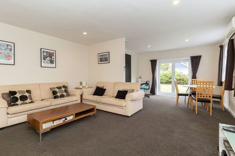 Photo of property in 154 Marine Parade, New Brighton, Christchurch, 8083