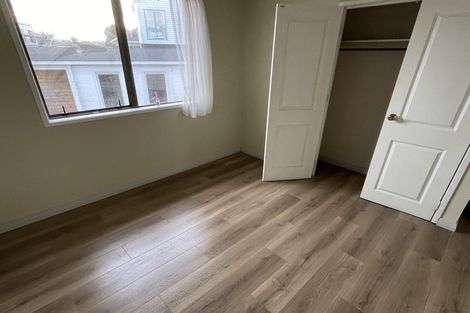 Photo of property in 16 Massine Place, Randwick Park, Auckland, 2105