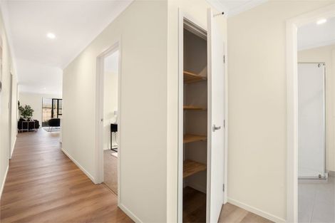 Photo of property in 25 Waruhia Crescent, Rototuna North, 3281