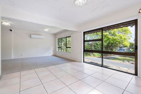 Photo of property in 13 Reynolds Place, Torbay, Auckland, 0630