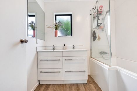 Photo of property in 18b Strowan Avenue, Fairfield, Hamilton, 3214