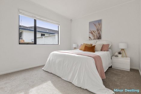 Photo of property in 8 Kupari Place, Totara Vale, Auckland, 0629