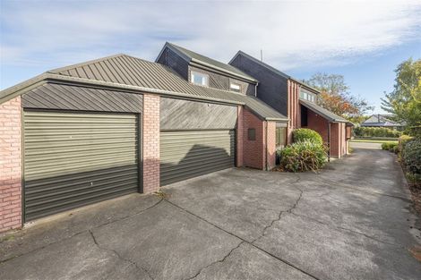 Photo of property in 80 Apsley Drive, Avonhead, Christchurch, 8042